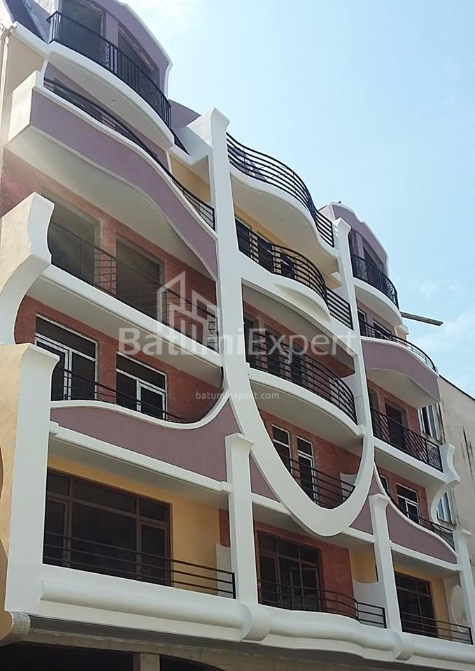 Mənzil 96.4 m² - İsrafila Jinçaradze, Batumi, Gürcüstan