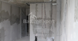 Tikilməkdə olan obyekt 35 m² - Lech və Maria Kachinsky, Batumi, Gürcüstan