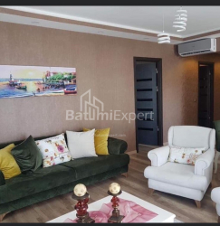 Mənzil 3-комн 88 m² - Rustaveli, Batumi