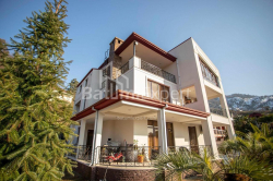 Fərdi ev 7-комн 500 m² - Petre İberi, Gonio