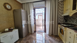 Mənzil 3-комн 90 m² - Konstantin Qamsaxurdiya, Batumi